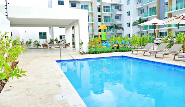 Modern Rooftop Penthouse Private Jacuzzi for 12