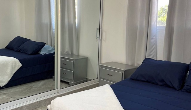 Modern Beautiful two bedroom apartment near restaurant and atracción