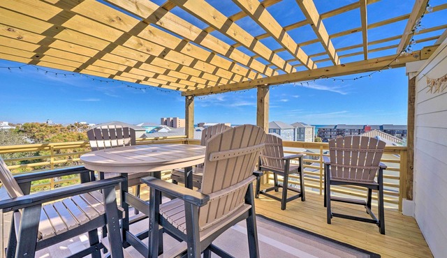 Modern Home w/Rooftop Deck, Walk to Beach!