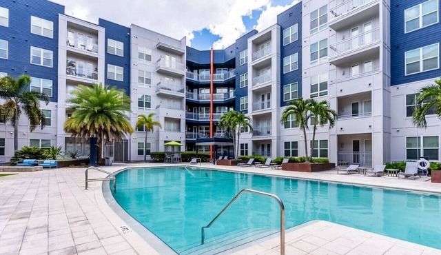 Modern Retreat | 2 King Beds + Pool, Gym & Yoga