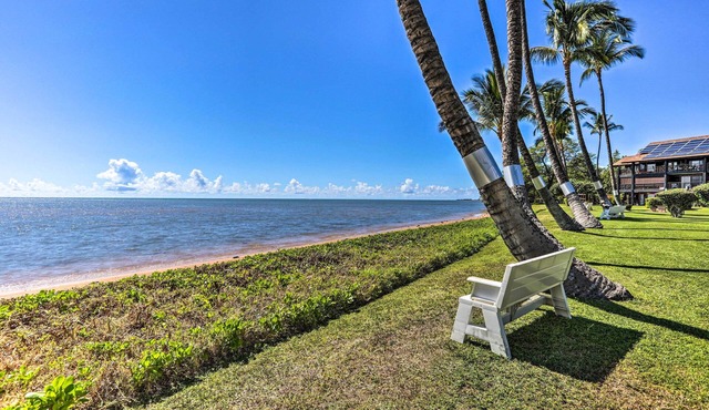 Molokai Island Loft: Lanai, Pool + Walk to Beach!