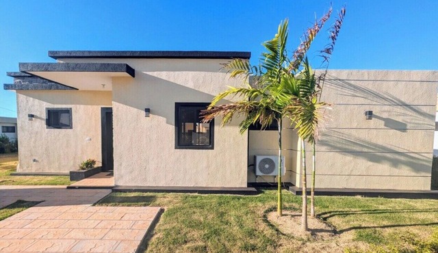 New Sunset Villa w/Private Pool - Casa Linda