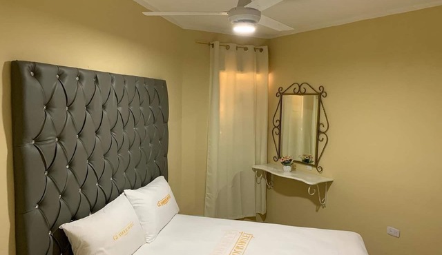 Newly renovated Hotel with free parking and wifi
