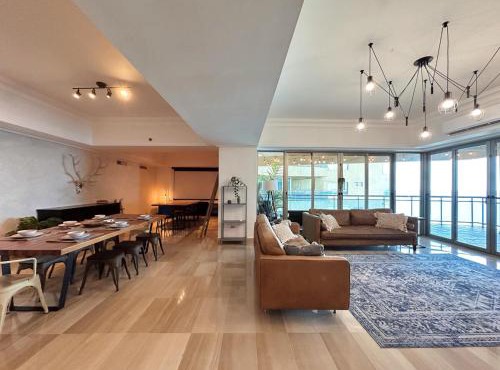 Ocean Front Luxury Apartment