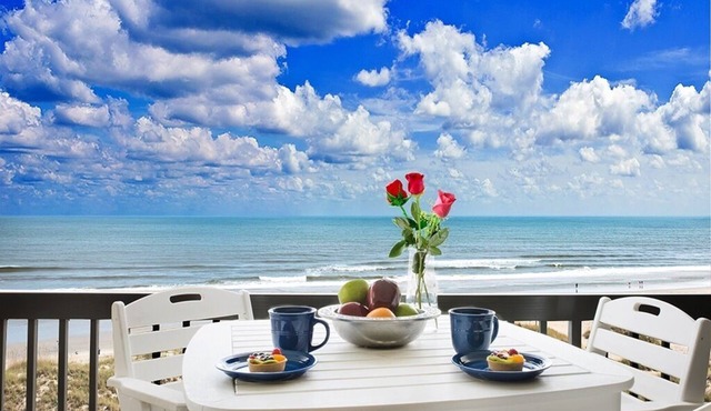 Oceanfront Condo, 2 King Master Suites, WiFi, HDTV, Pools, Tennis, Gated Resort