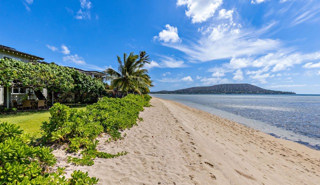 Paiko Villa - Directly on Gorgeous Beach! Contact me directly for PROMOS!