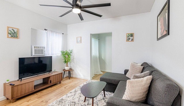 Pet-Friendly Getaway, Kona Charm Awaits