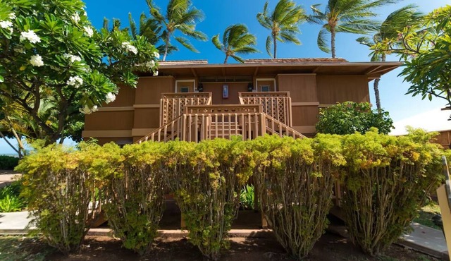 Pets Are Welcome at Hotel Molokai! Ocean View Suite with Balcony, Outdoor Pool!