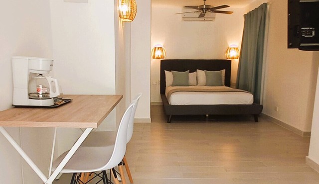 PREMIUM QUEEN BED SUITE Pool and Beach Club - La Piazzetta #75