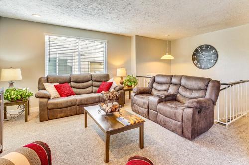 Private Yard & Basketball Hoop: Bright SLC Escape