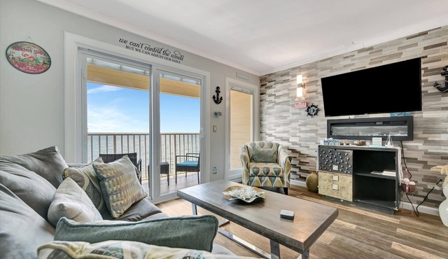 Relax on your Private Balcony | Beautiful Bayview!