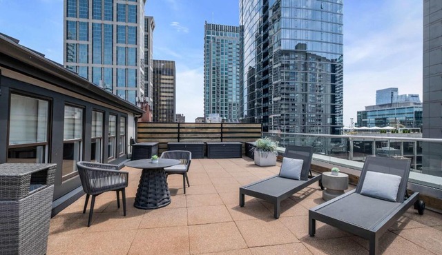 Skyline Suite with Penthouse & Rooftop Deck 6BR by Maddox Hotel