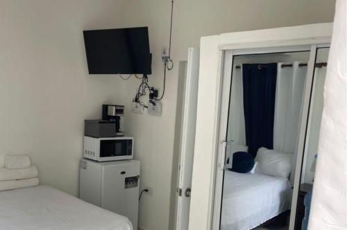 Small Studio with all you need for a short stay
