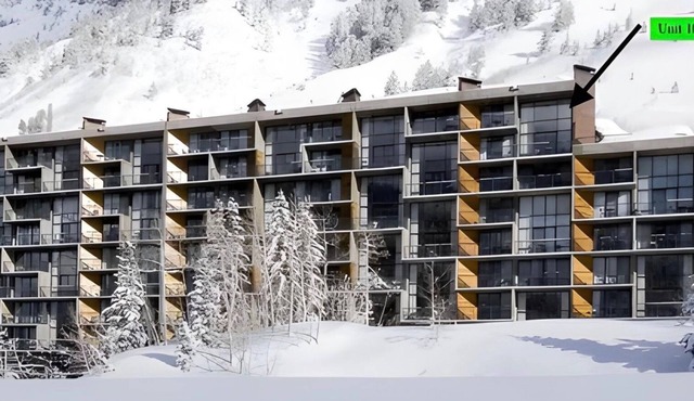 SnowBird Slopeside 10th Floor 2 Story Loft @ the Iron Blosam; Ski In - Relax Out