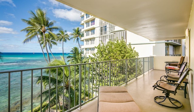 Spacious 2 Bedroom Oceanfront Condo with Full Kitchen & 'Wrap around' Lanai