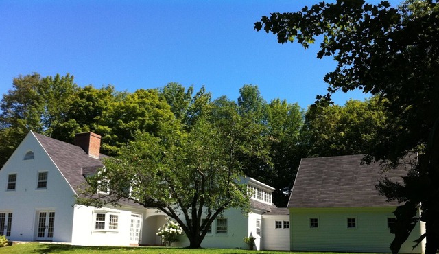 Spacious Hilltop Home with Expansive Views and 5 min Walk to Town