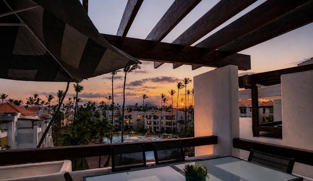 Stunning 2-BDR apartment with pool/sea view I-403