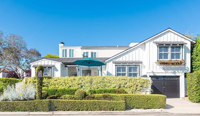 Stylish Coastal Cottage w/Central AC, Modern Upgrades & Lush Patio – Walk to Beach & Dining!
