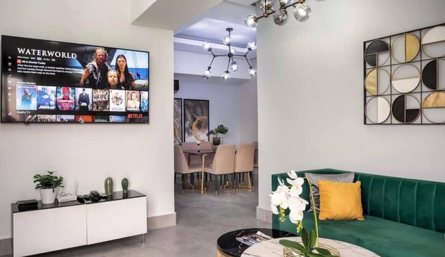 Stylish & Cozy 2br Luxury BuildingPerfect Location