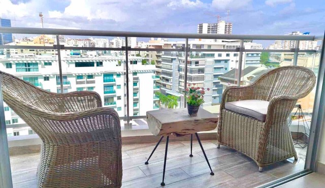 Stylish, Upscale City Center Condo, Rooftop Terrace with Amazing City Views.