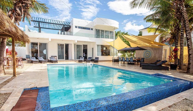 SUBLIME OCEANFRONT VILLA - Mara Chiquita - PRIVATE BEACH - NEW Listing Loaded!