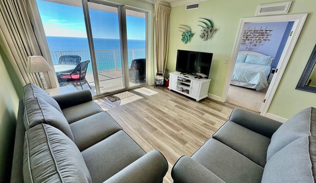 Summer Stay 7 Nights Get 1 Free! BeachFront, Coastal Views, Oversized Balcony