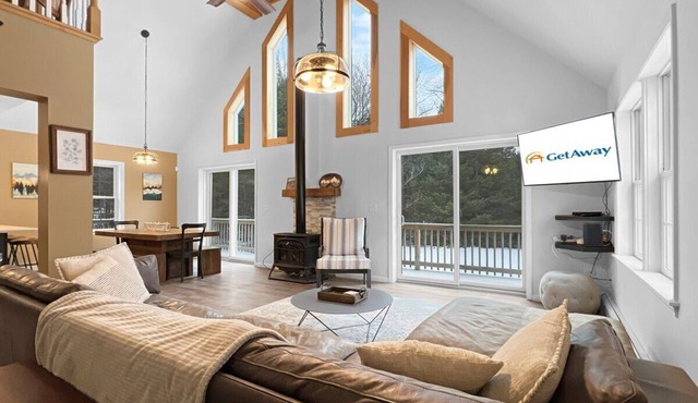 The Mendon House - Outdoor Hot Tub - Minutes to Killington/Pico