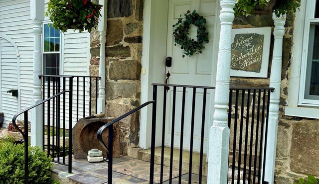 Vermont Charm in the 1840 Gideon Lee House