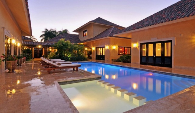 Villa Bouganville, Colorful luxury at Cap Cana