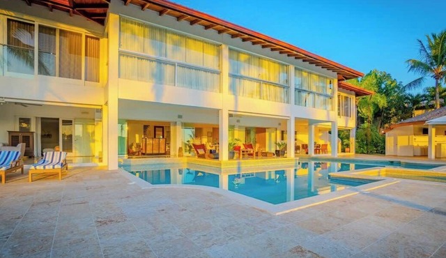 Villa Vega de Palma. Luxurious villa .Golf view