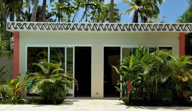 Villini: Private Tropical Oasis Near the Beach