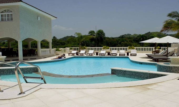 Los Brazos House | LHVC Chairman's Circle - 7 Bed Villa - LOWEST ALL INCLUSIVE FEE - VIP Gold Bands