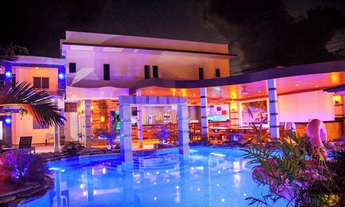 El Batey Villa | Luxury 14 bedrooms villa in Sosua Center