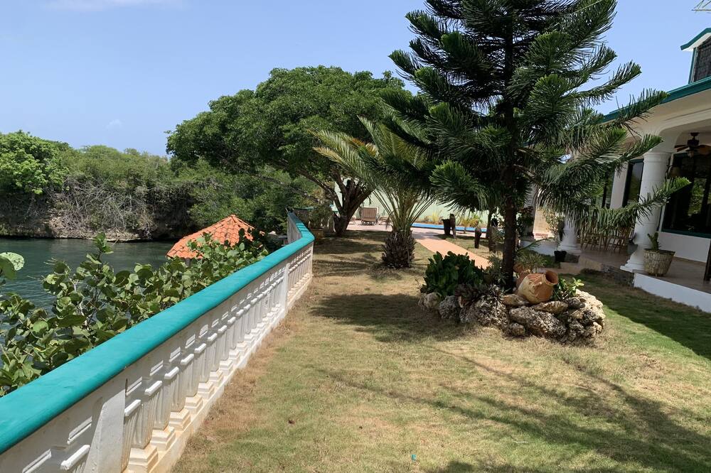 Photo of Outdoor in Villa Hermosa