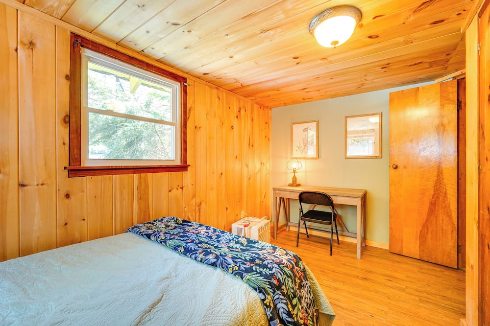 Photo of Bedroom in Lake Luzerne-Hadley
