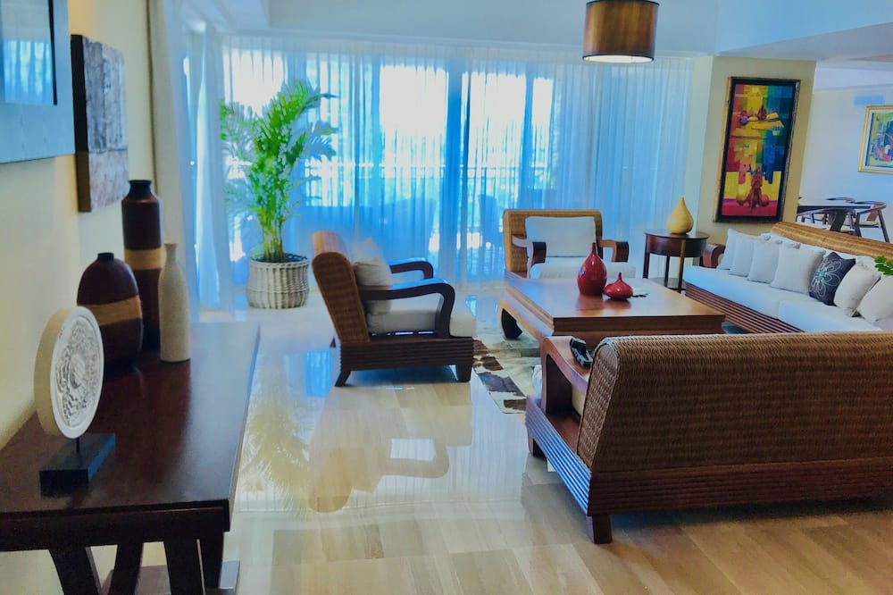 Photo of Livingroom in San Geronimo