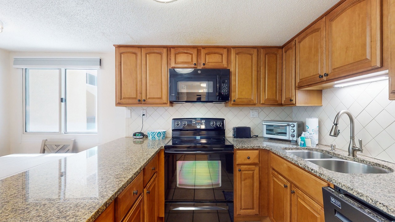 Photo of Kitchen in Laguna Beach Estates