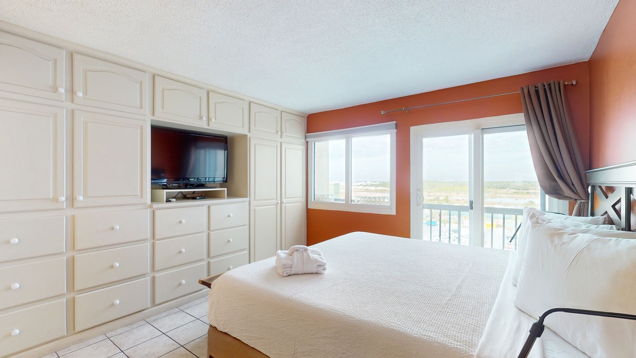 Photo of Bedroom in Laguna Beach Estates