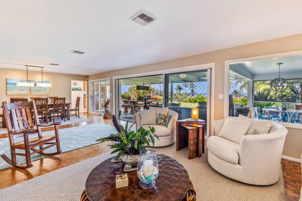 Photo of Livingroom in Hawaii Kai