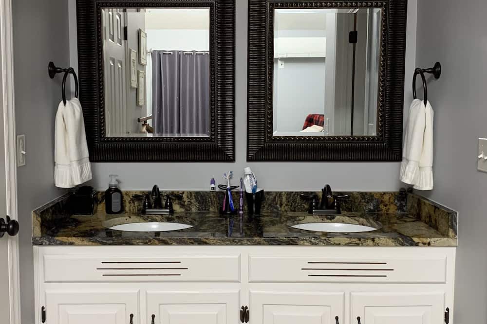 Photo of Bathroom in Asbury