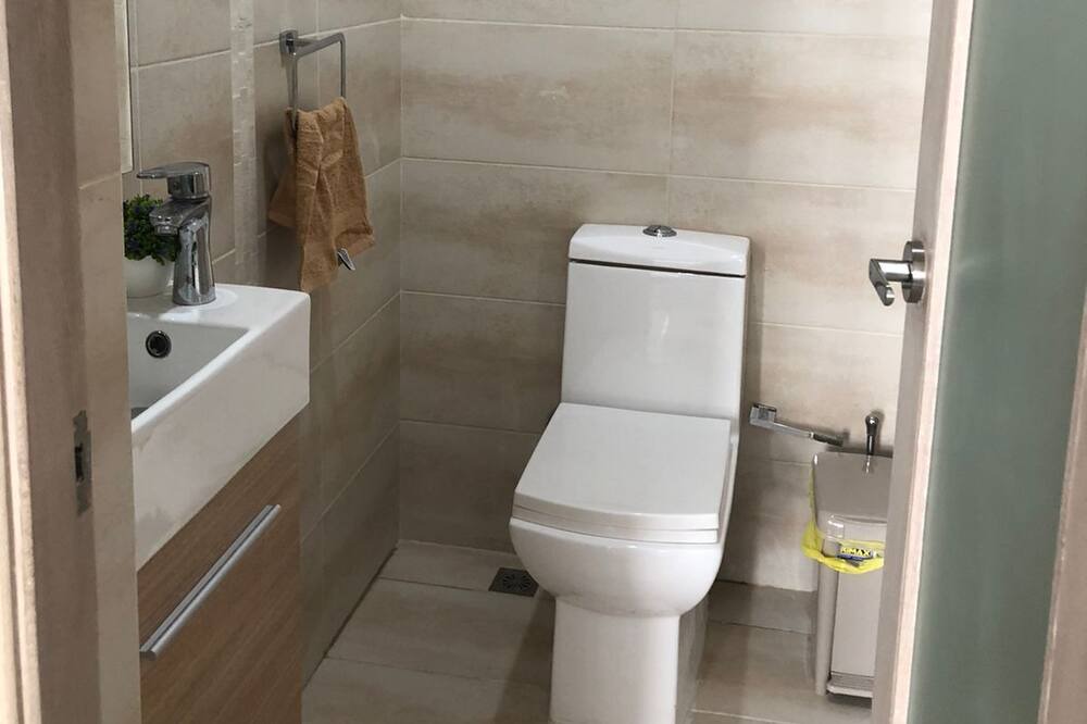 Photo of Bathroom in Yolanda Morales