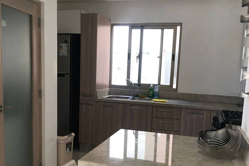 Photo of Kitchen in Yolanda Morales