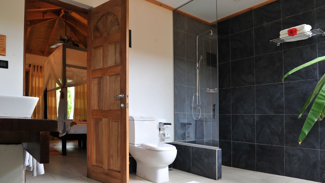 Photo of Bathroom in Vilamendhoo Island