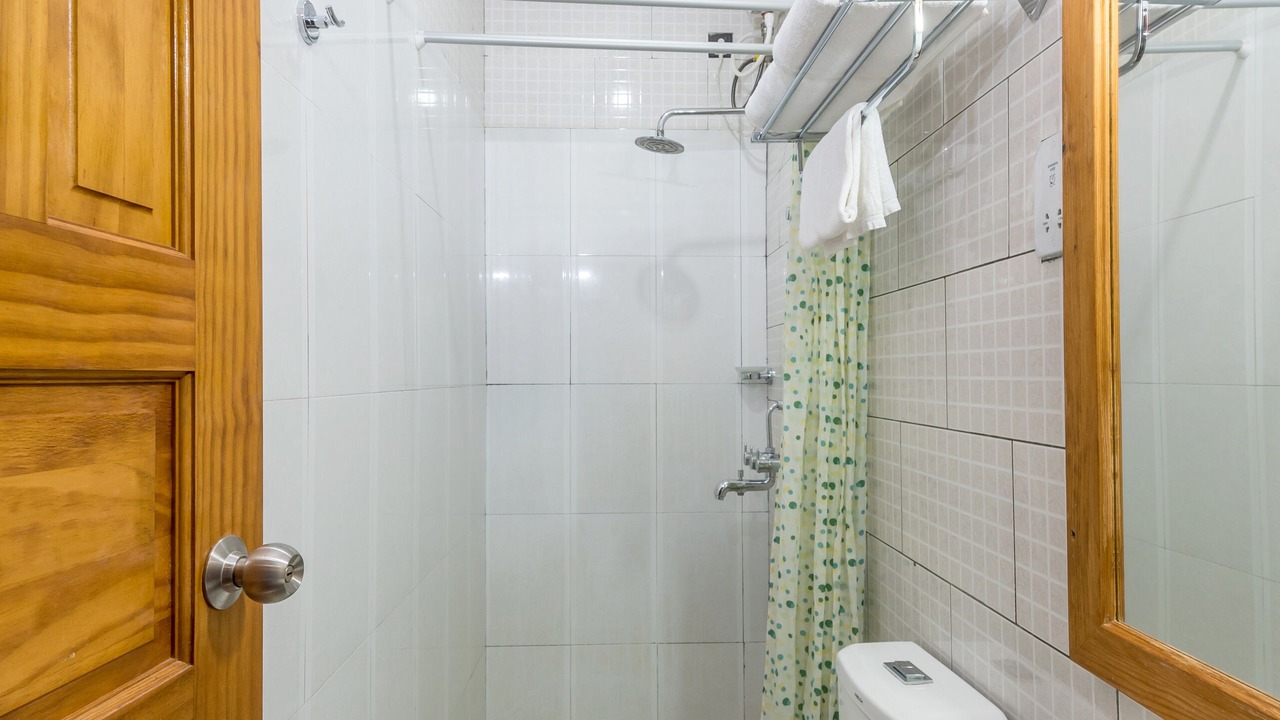 Photo of Bathroom in Guraidhoo