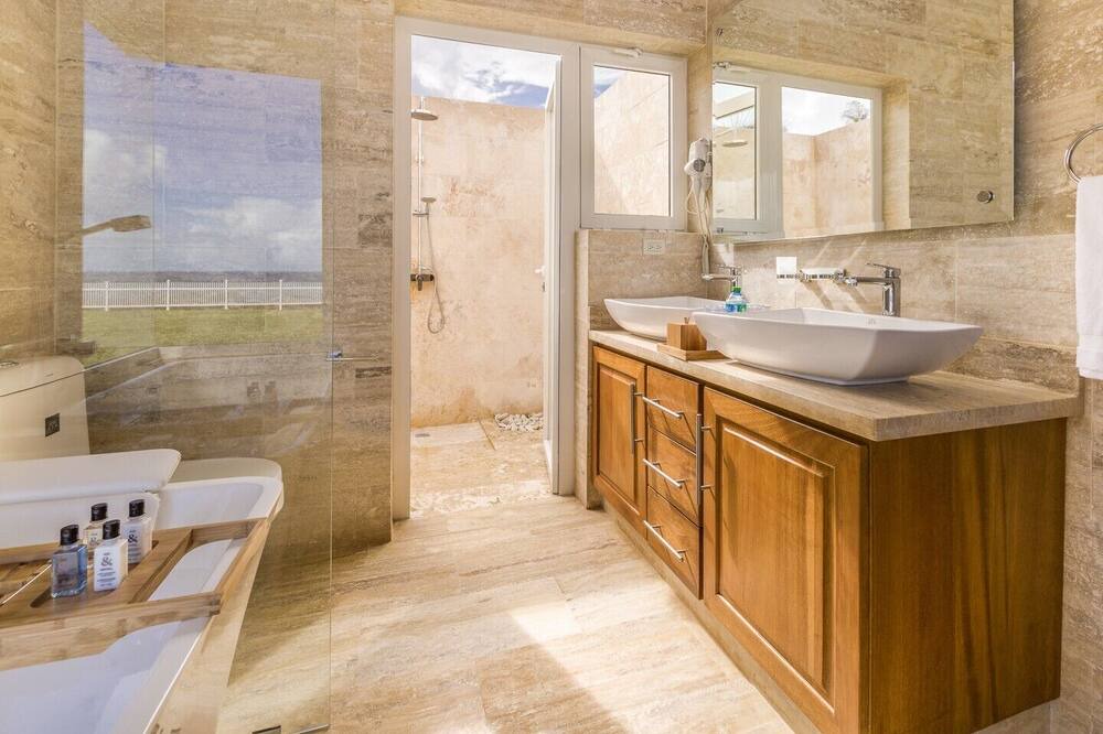 Photo of Bathroom in La Esplanada