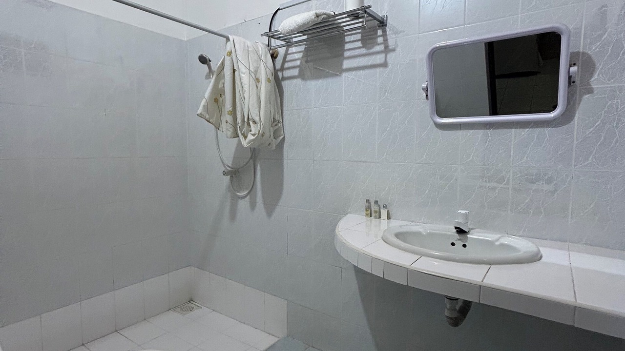 Photo of Bathroom in Mahibadhoo