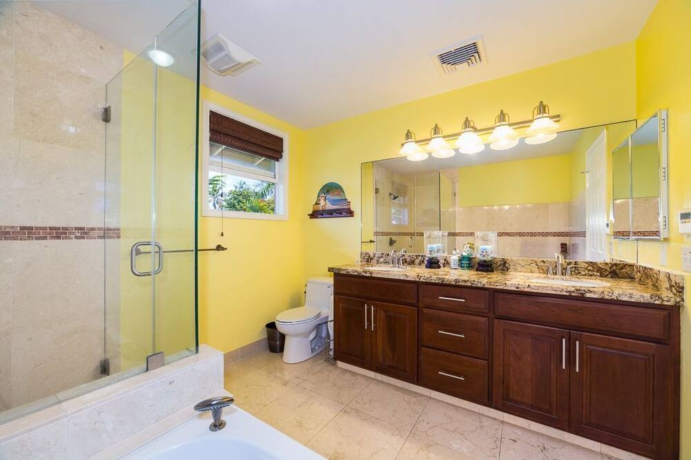 Photo of Bathroom in Kailua