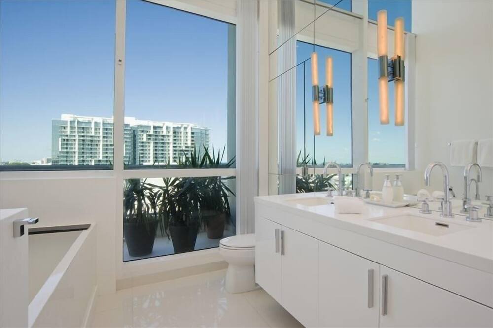 Photo of Bathroom in City Center