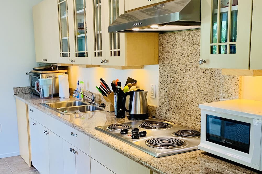 Photo of Kitchen in Waimanalo Beach