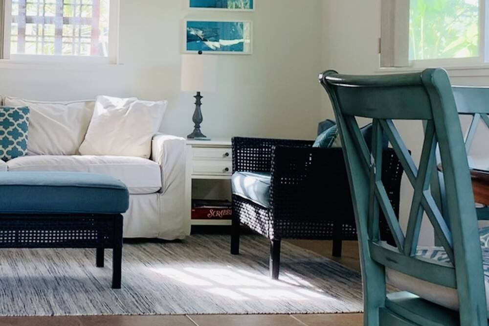 Photo of Livingroom in Waimanalo Beach